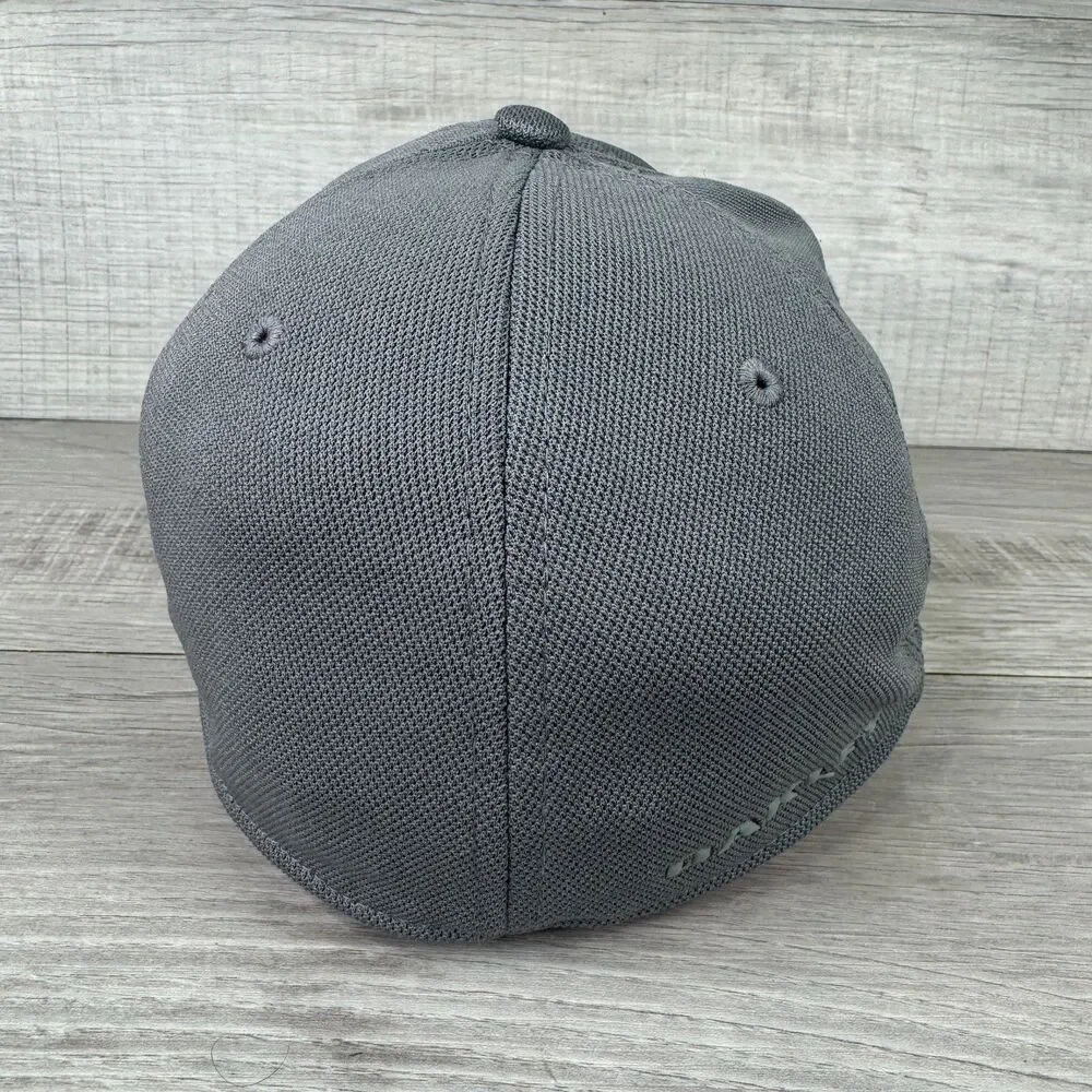 Oakley Classic Low Baseball Cap Mens L/XL Gray Logo Textured Flex Fitted Hat